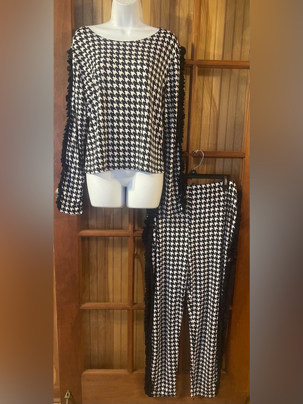 Houndstooth Ruffle-Trim Top and Matching Pants - Black & White Set